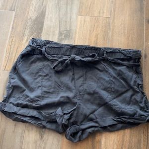 Women’s grey tie shorts